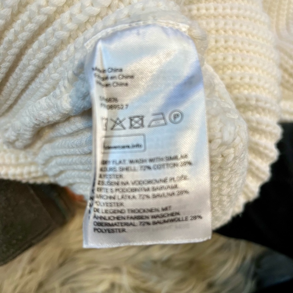 H&M Cropped Sweater - Picture 6 of 6